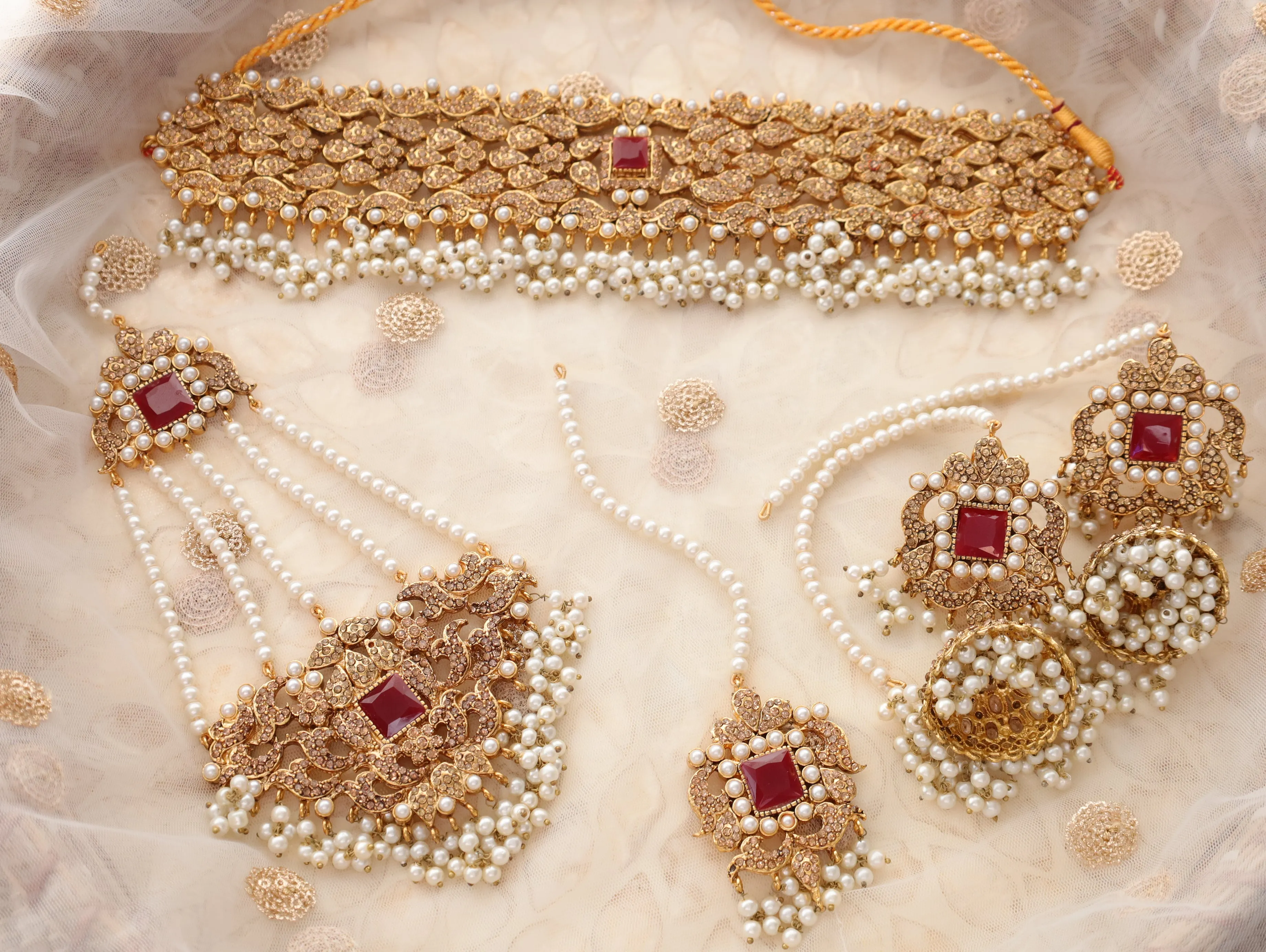 Aarushi Stone Set