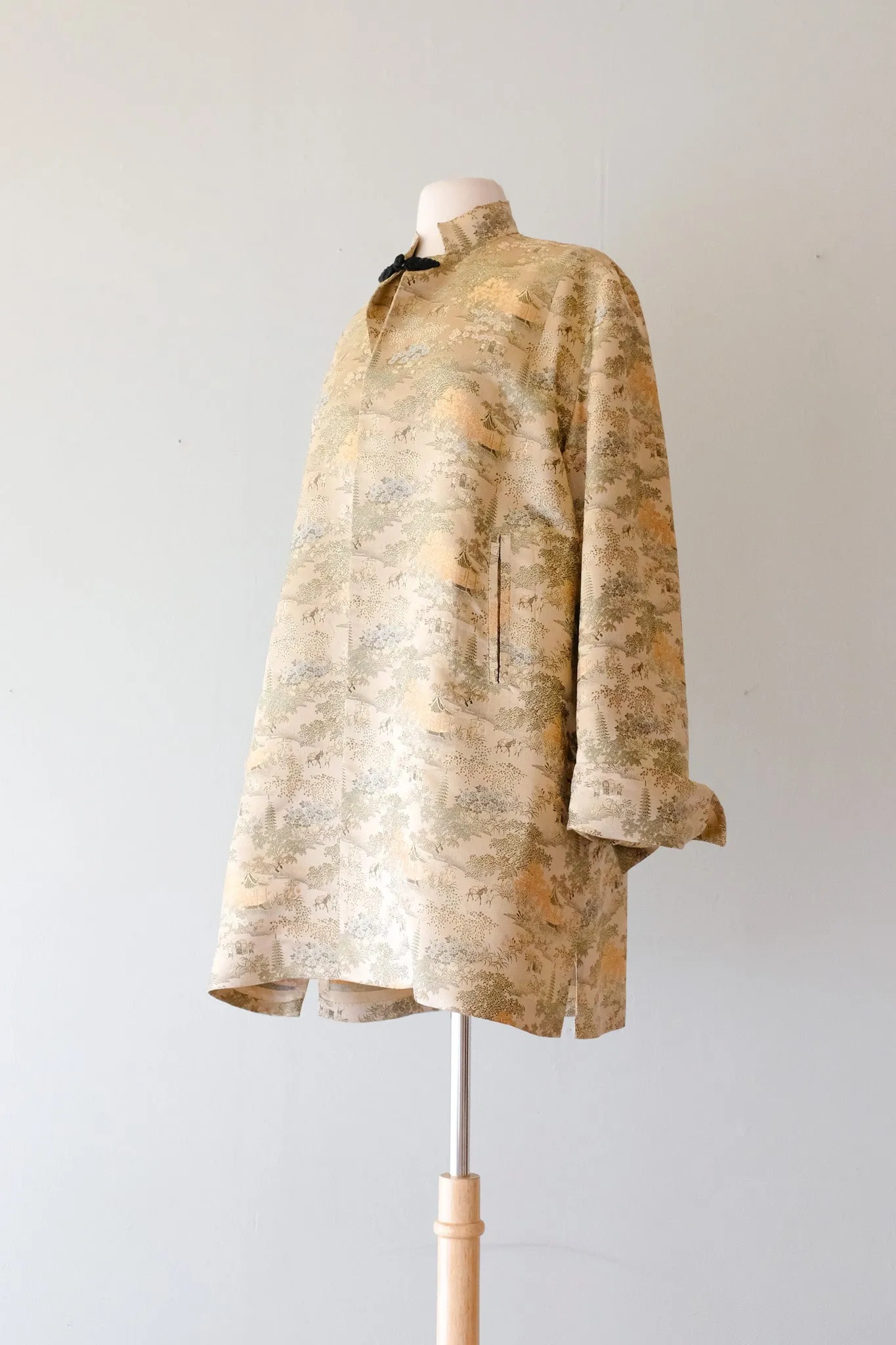 Alluring 1960’s Gold Chinese Silk Satin Swing Jacket / Sz M