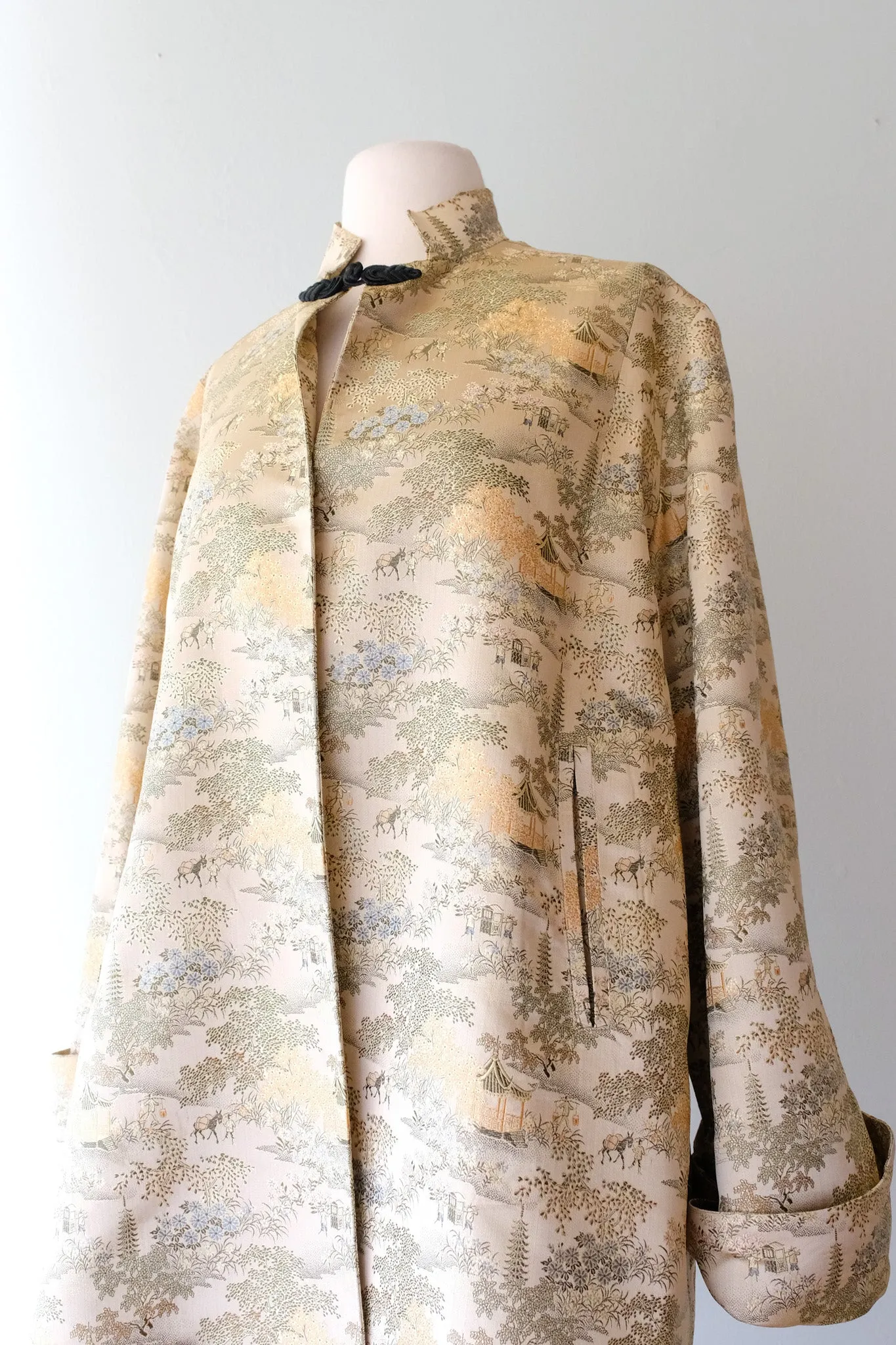 Alluring 1960’s Gold Chinese Silk Satin Swing Jacket / Sz M