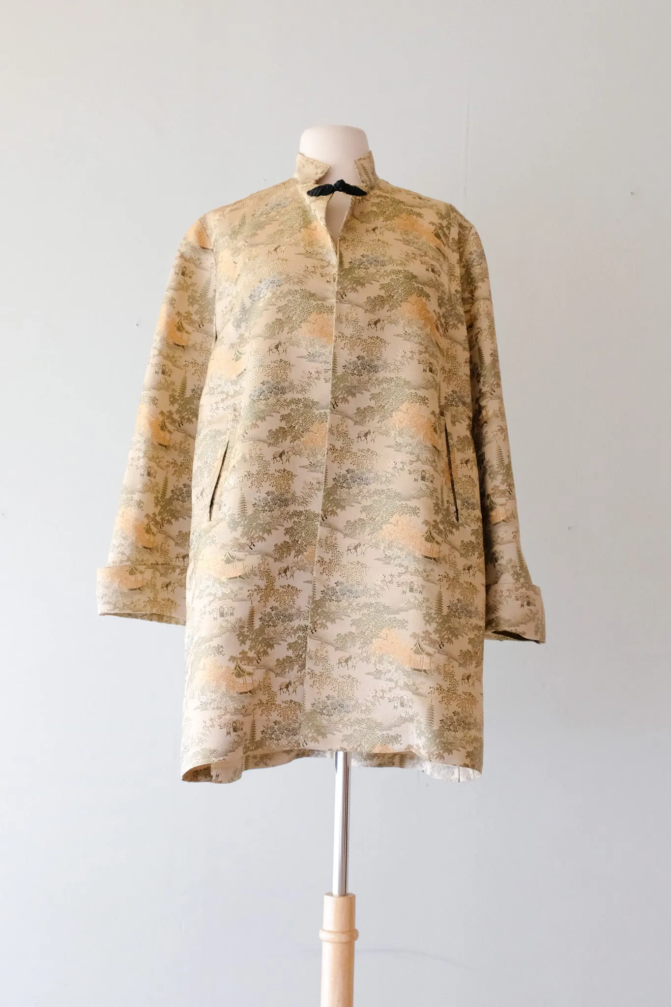 Alluring 1960’s Gold Chinese Silk Satin Swing Jacket / Sz M