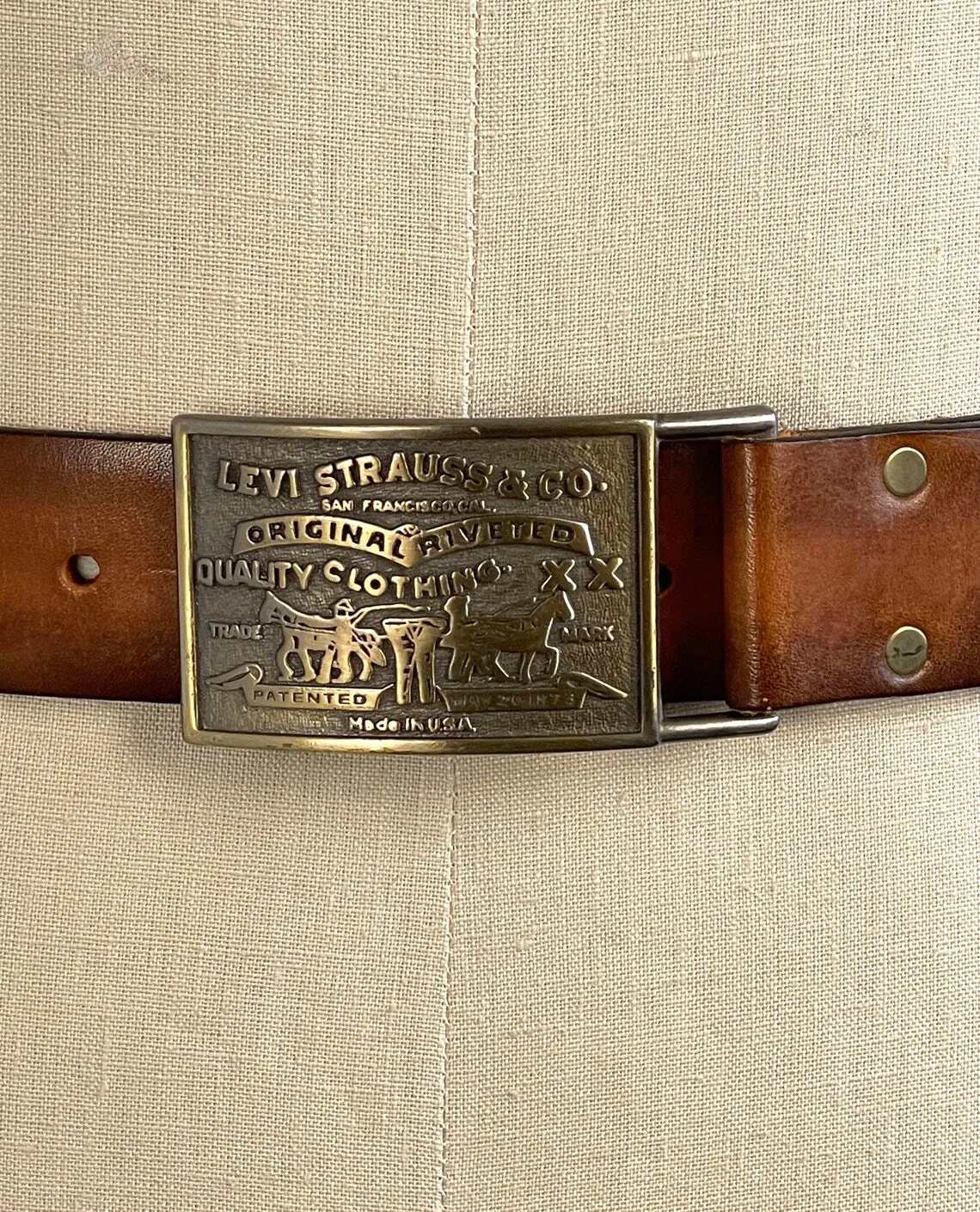 LEVIS STRAUS 70s Leather Belt with Bronze Buckle, Size 34