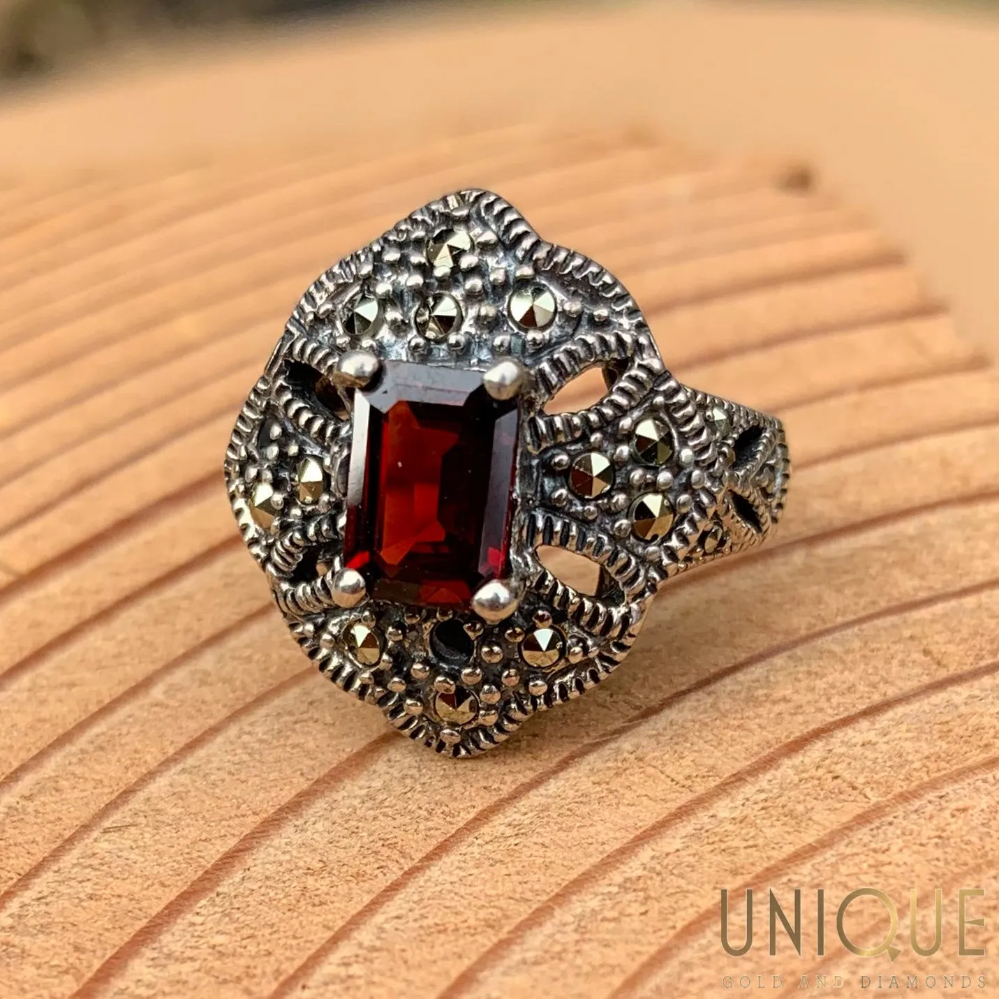 Vintage Sterling Silver Garnet Stone With Marquisettes Ring