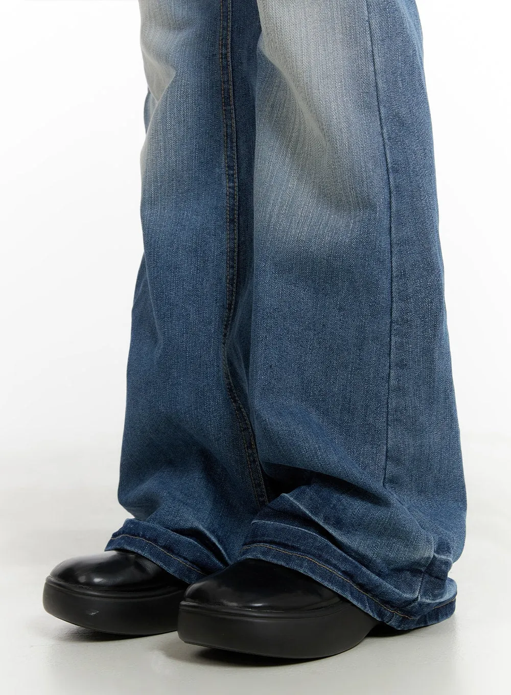 Washed Low Waist Bootcut Jeans CA412